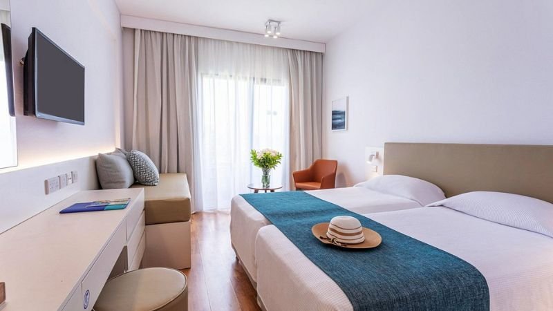 louis phaethon beach room
